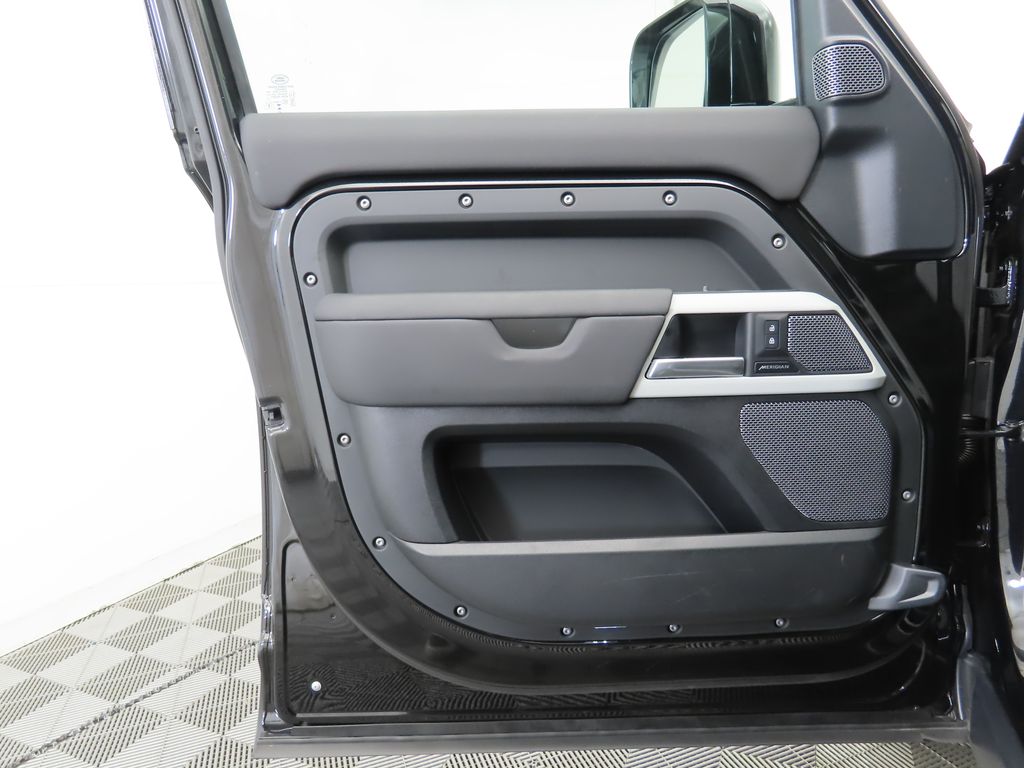 Thumbnail: 2024 Land Rover Defender - 25