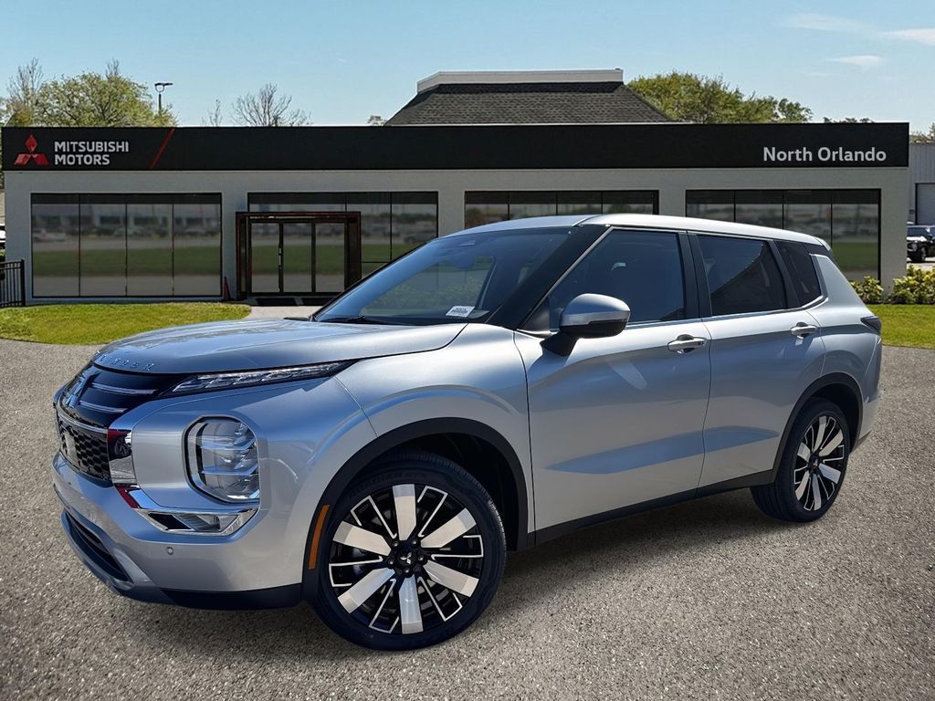 2026 Mitsubishi Outlander SE