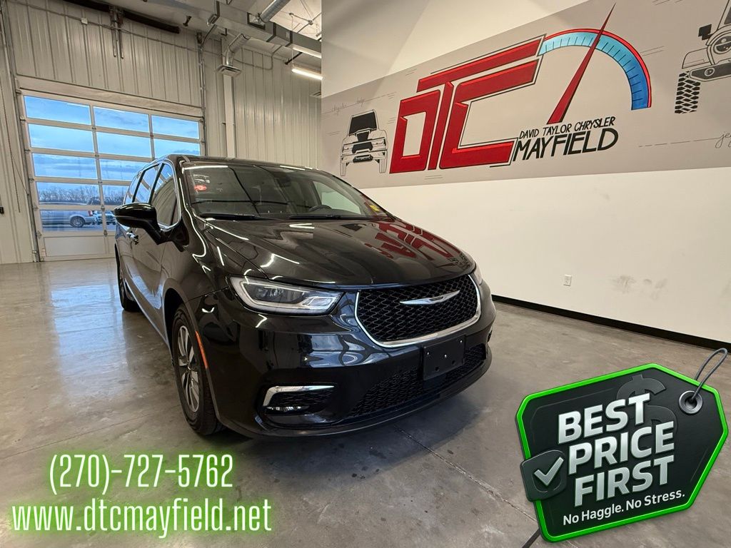 2023 Chrysler Pacifica Hybrid Touring L FWD