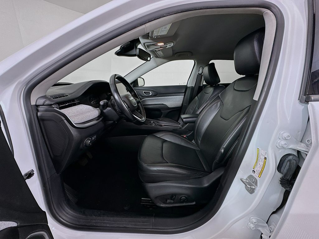 Thumbnail: 2022 Jeep Compass - 20