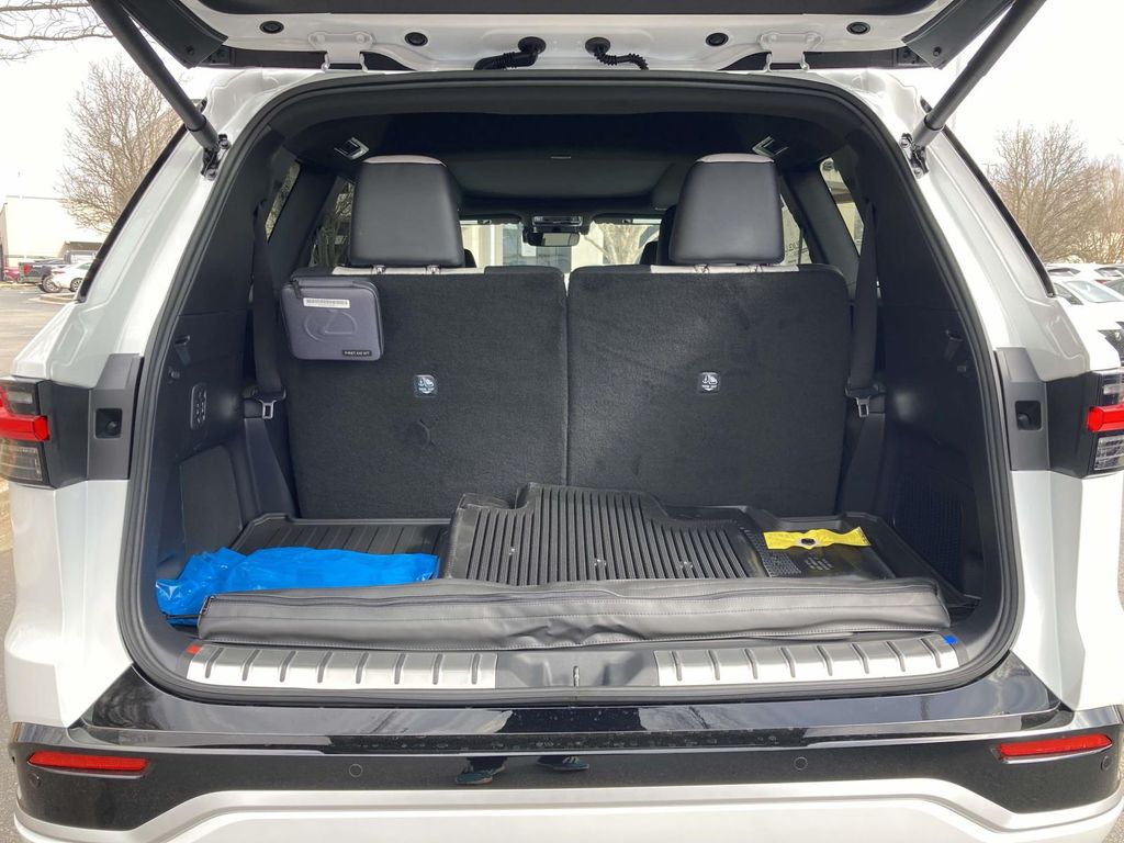 New 2026  Lexus 350 F SPORT Handling image 8