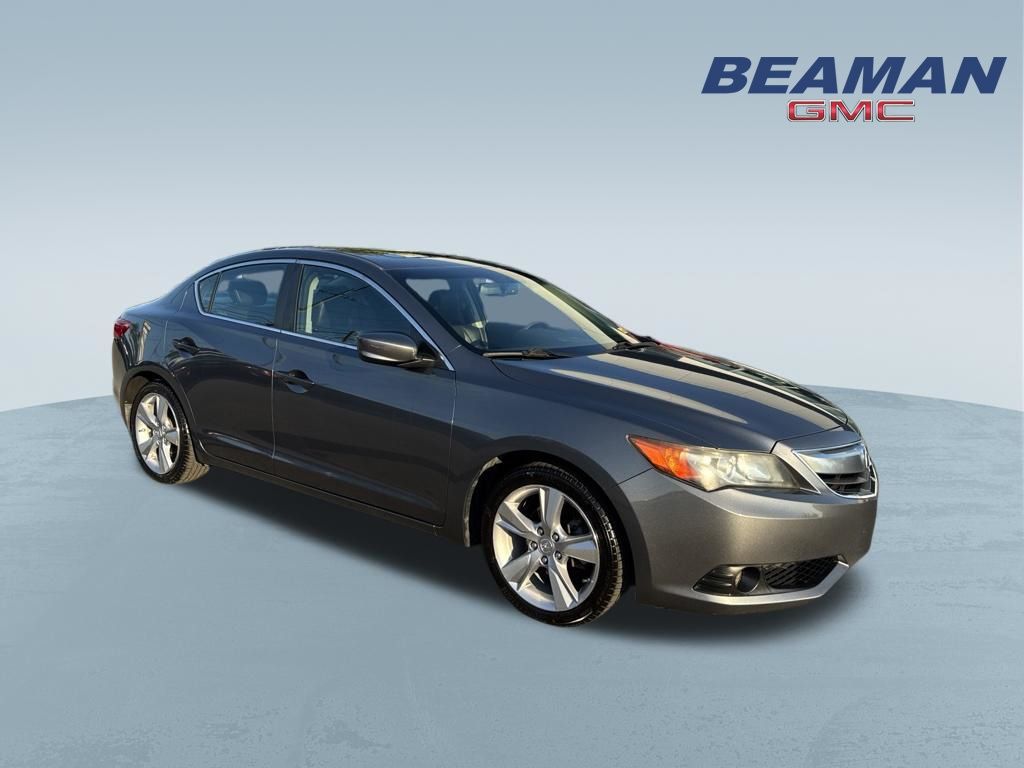 2013 Acura ILX Plata (Silver Moon) Sedán Tracción delantera 5 velocidades Automática