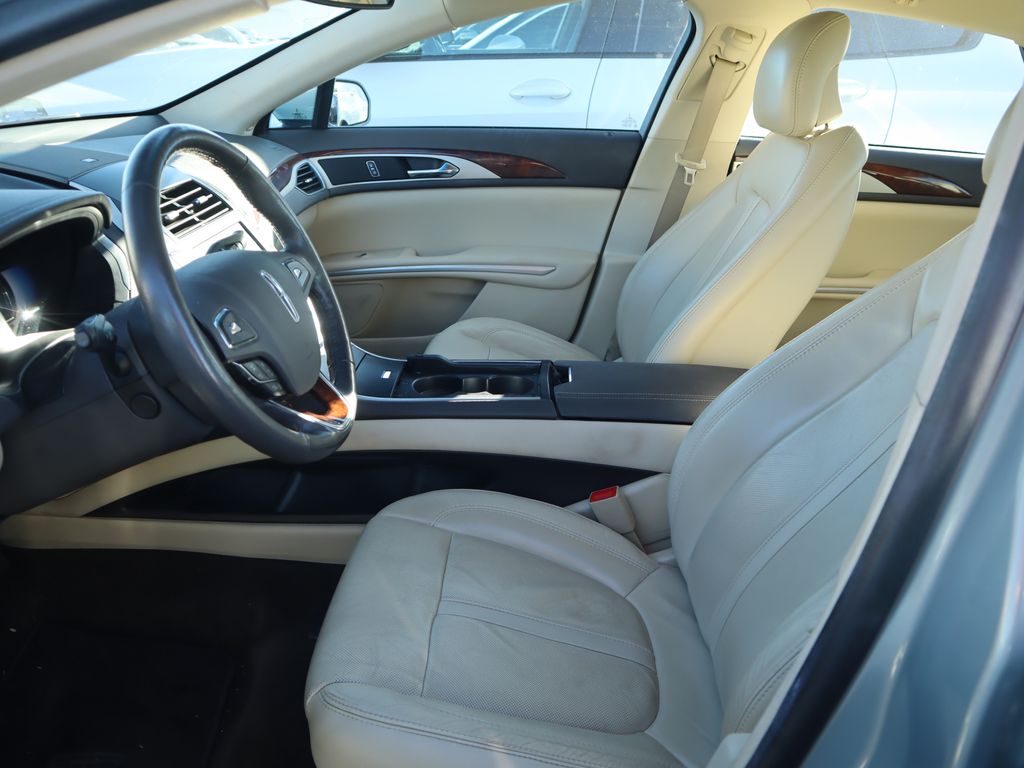 Thumbnail: 2014 Lincoln MKZ - 10