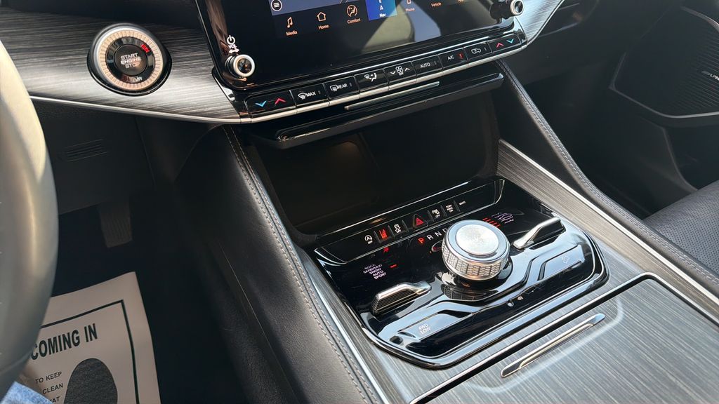 2024 Wagoneer L Wagoneer L