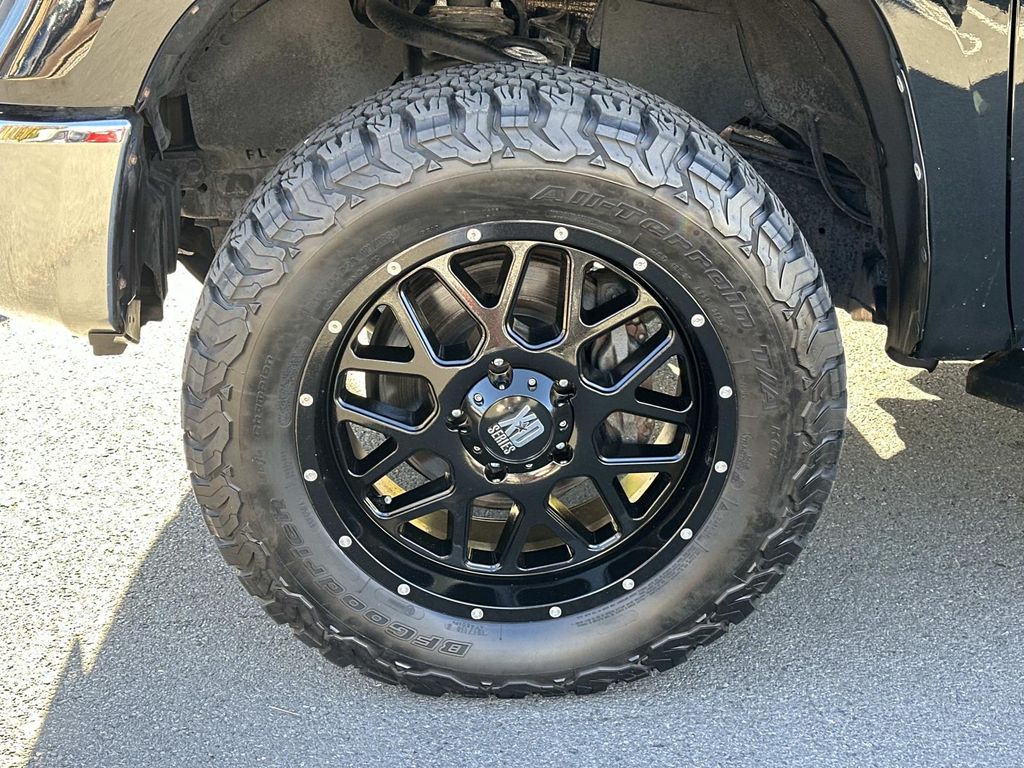 Thumbnail: 2019 Toyota Tundra - 14