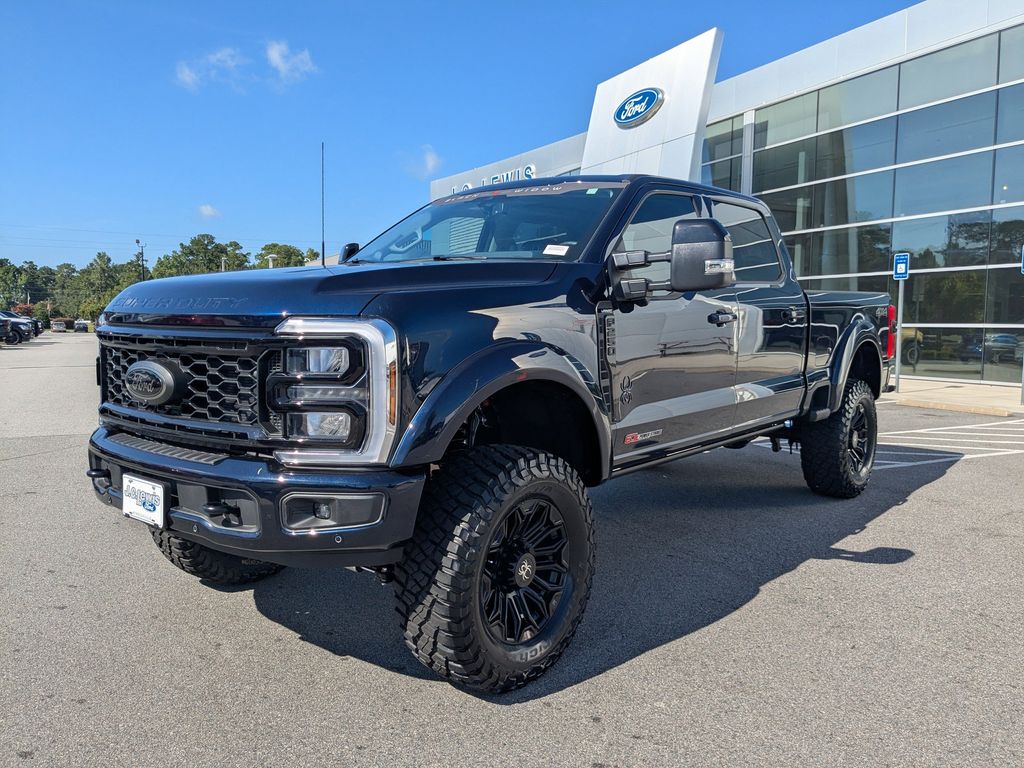 2025 Ford F-250 Super Duty Black Widow