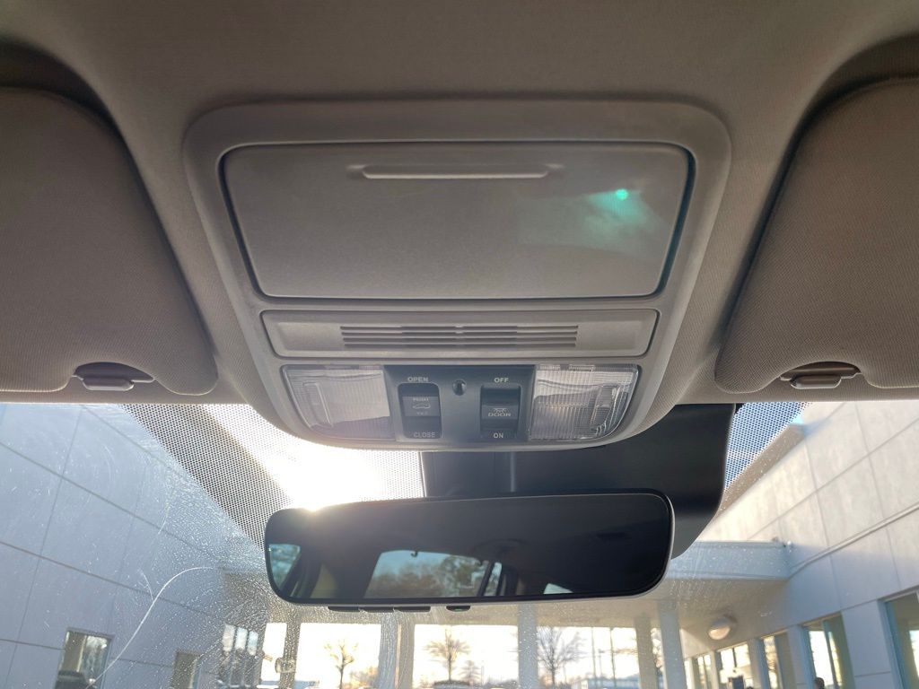 Thumbnail: 2022 Honda Pilot - 16