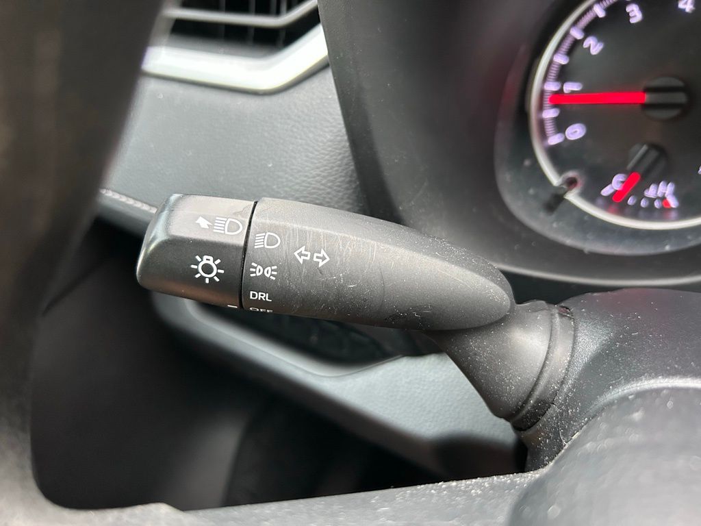 2022 Toyota RAV4 LE 21