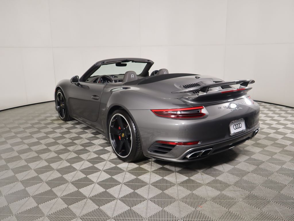 Thumbnail: 2017 Porsche 911 - 7