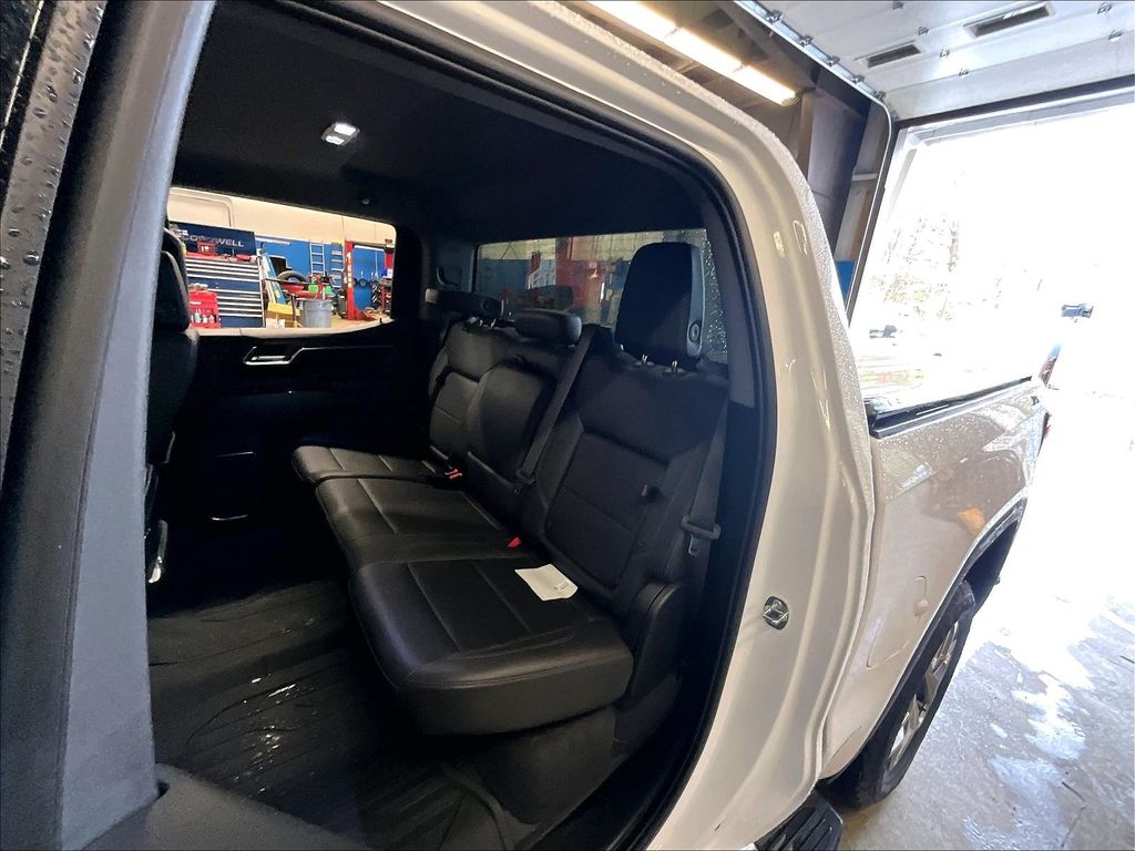 2023 GMC Sierra 1500 — photo 15