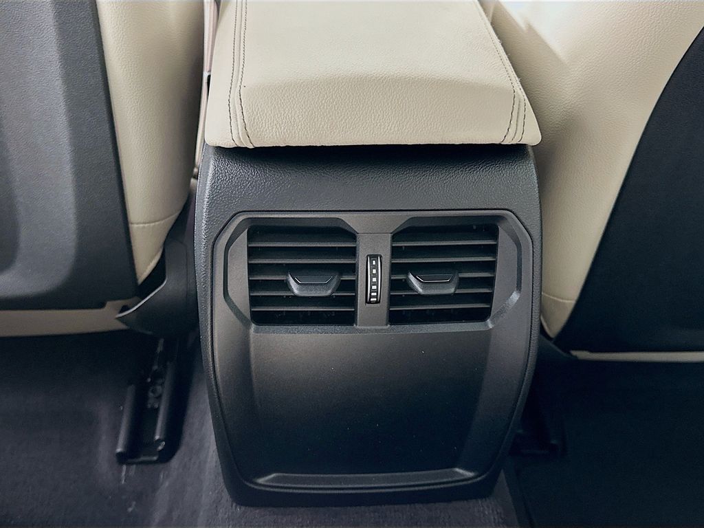 Thumbnail: 2026 BMW 4 Series - 18