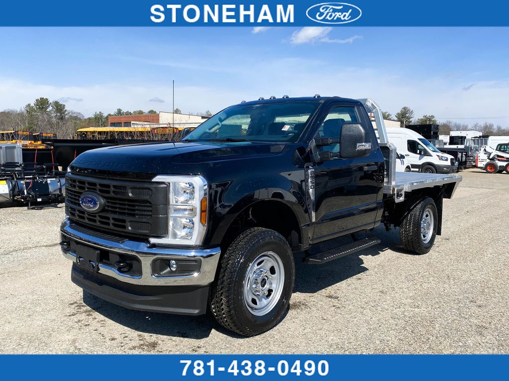 Agate Black Metallic 2026 Ford F-350 Super Duty Pickup Truck Four-Wheel Drive Automatic