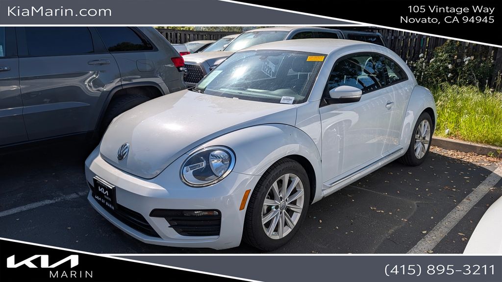 2018 Volkswagen Beetle 2.0T S Hatchback FWD