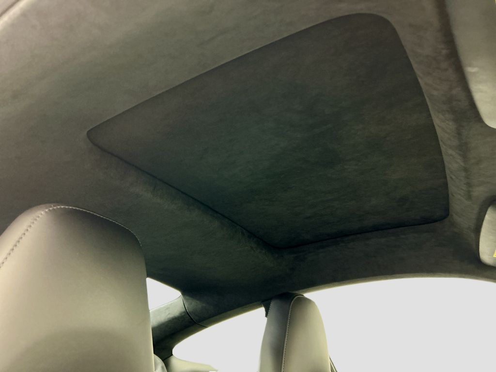 Thumbnail: 2016 Porsche 911 - 21