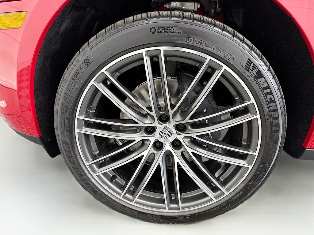 Thumbnail: 2026 Porsche Macan - 31