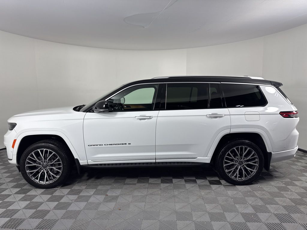 Thumbnail: 2022 Jeep Grand Cherokee L - 8