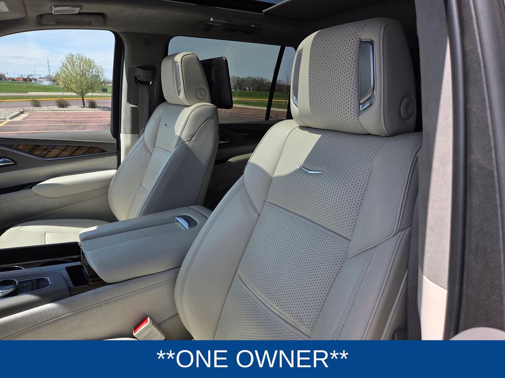 2023 Cadillac Escalade ESV Sport Platinum