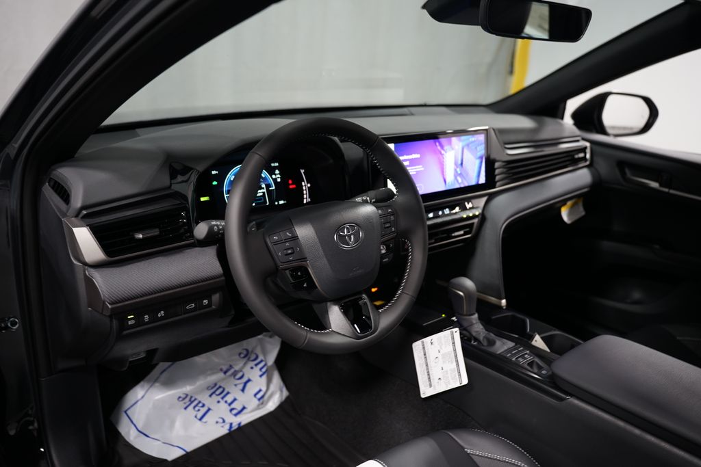 Thumbnail: 2025 Toyota Camry - 11