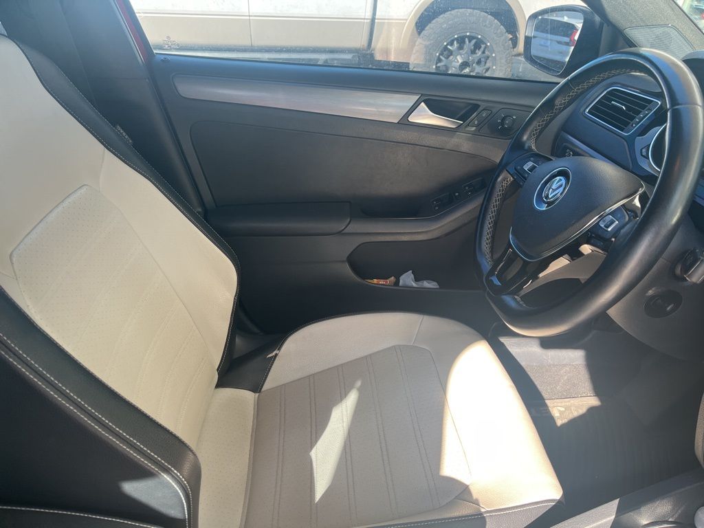 Thumbnail: 2016 Volkswagen Jetta - 4