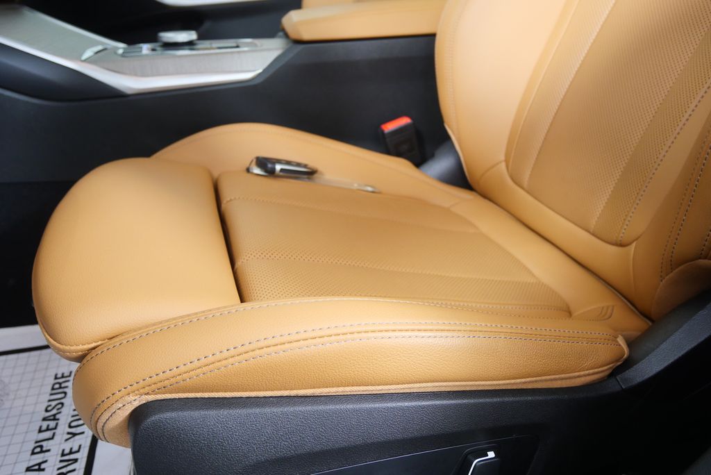 Thumbnail: 2025 BMW 3 Series - 10