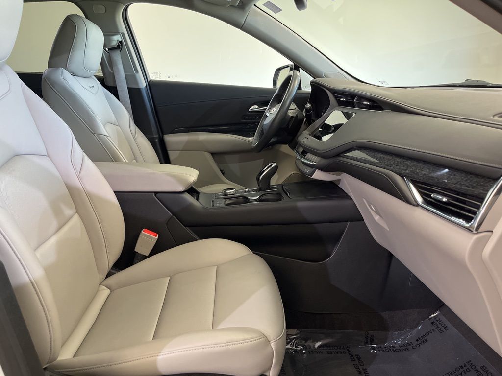 used 2023 Cadillac XT4 car, priced at $27,950