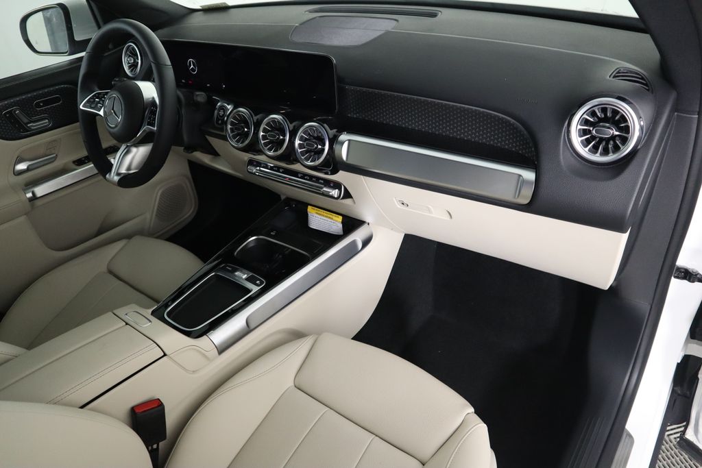 Thumbnail: 2025 Mercedes-Benz GLB - 17