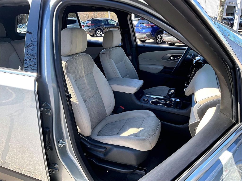 2023 Chevrolet Traverse — photo 11
