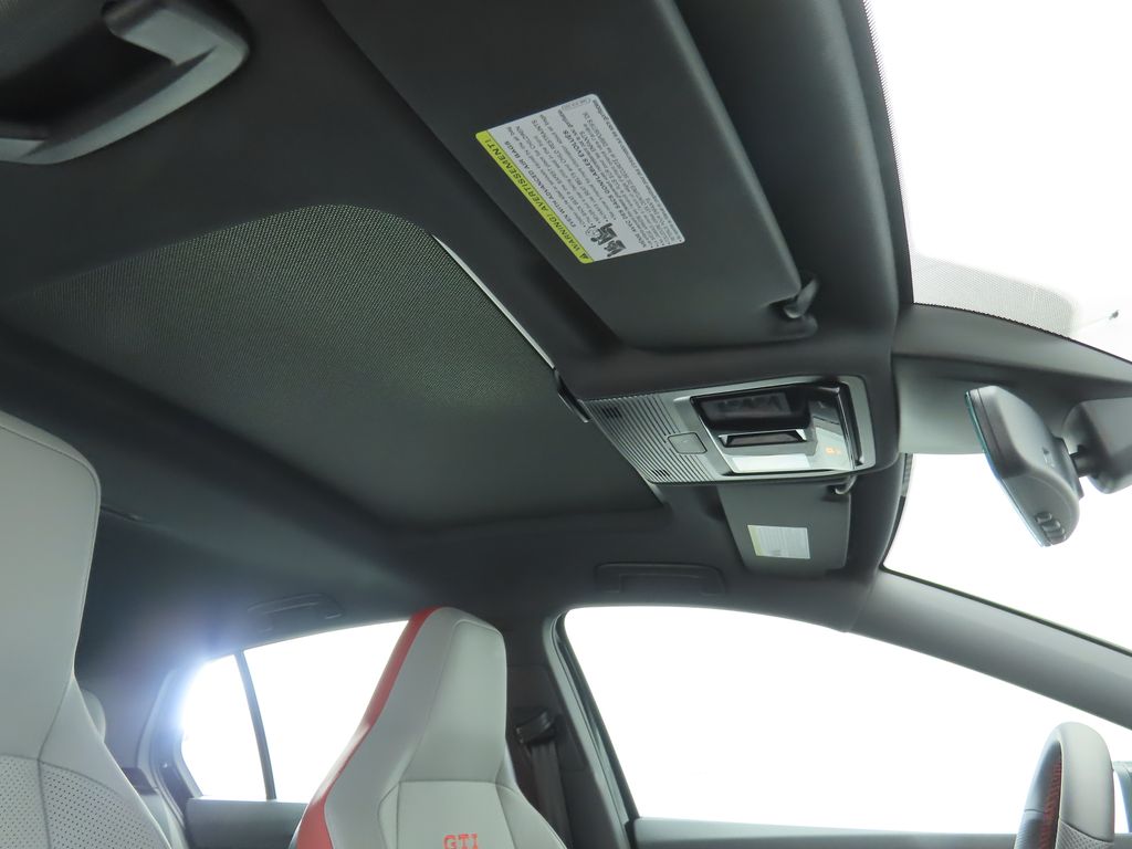 Thumbnail: 2025 Volkswagen Golf - 18