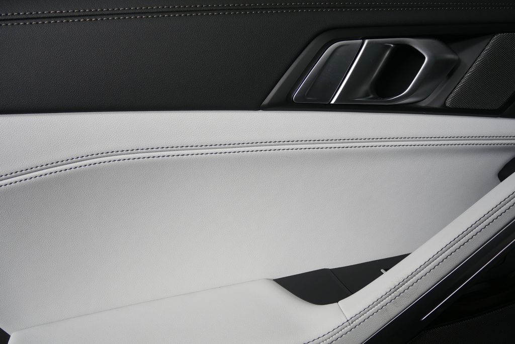 Thumbnail: 2025 BMW X6 - 14