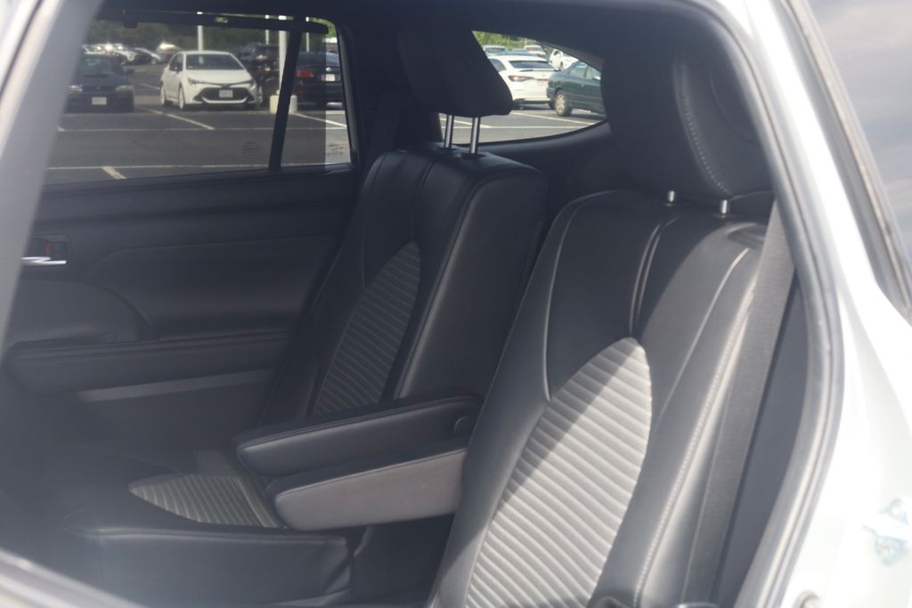 Used 2024 Toyota Highlander SUV