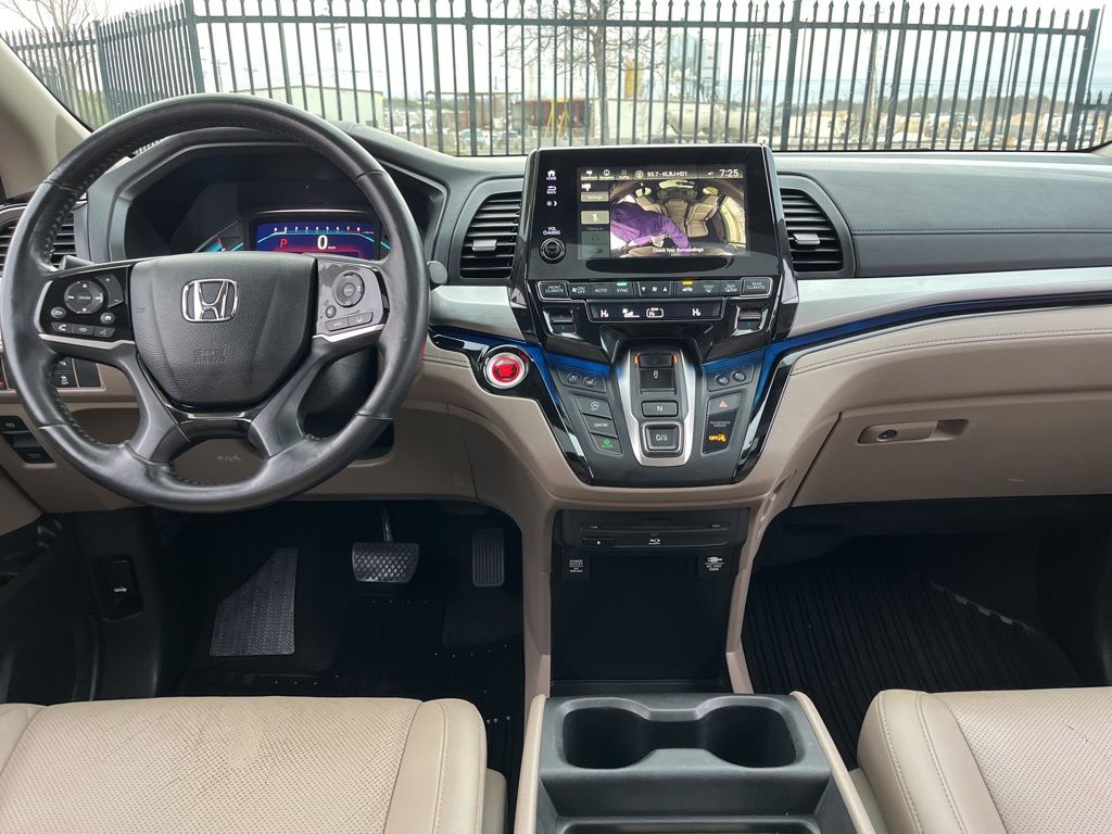 Thumbnail: 2018 Honda Odyssey - 17