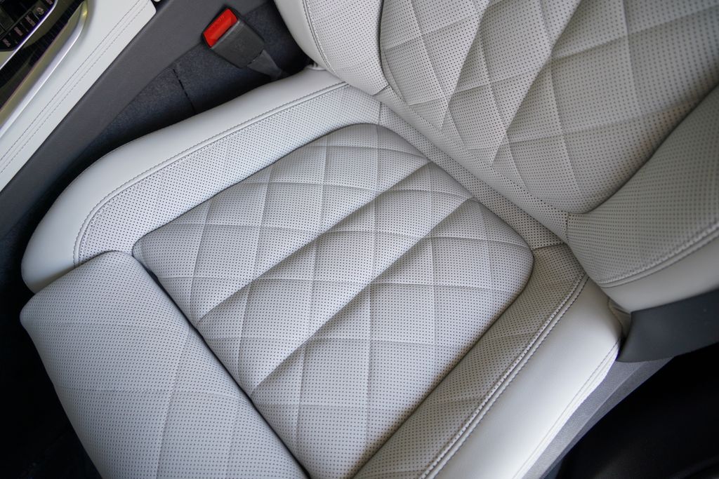 Thumbnail: 2026 BMW X5 - 11