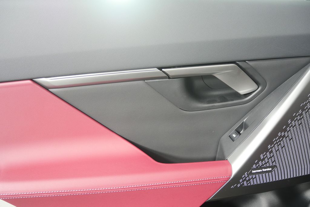 Thumbnail: 2025 BMW 5 Series - 14