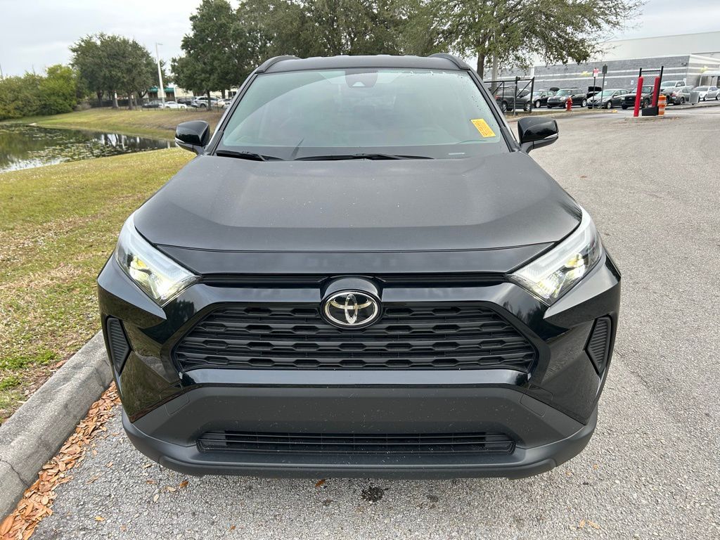 Thumbnail: 2025 Toyota RAV4 - 8