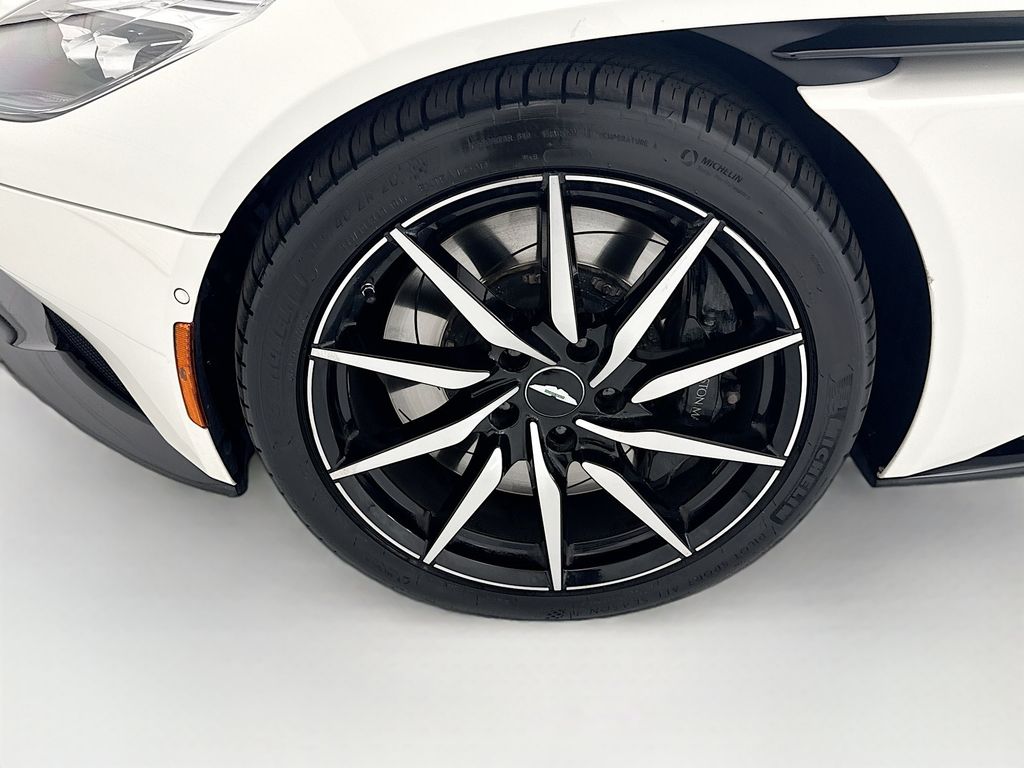 Thumbnail: 2018 Aston Martin DB11 - 26