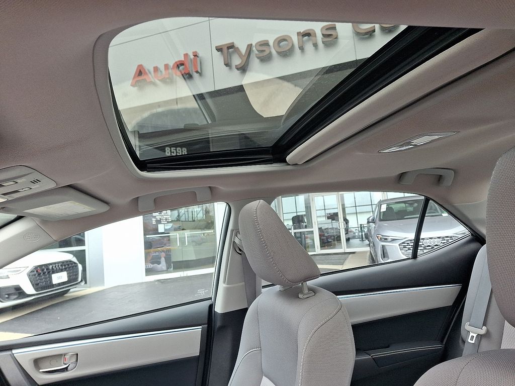 Thumbnail: 2015 Toyota Corolla - 14