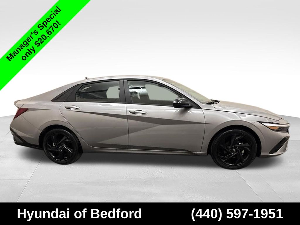 2026 Hyundai Elantra SEL Sport - Image 4