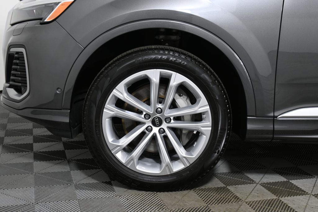 Thumbnail: 2025 Audi Q7 - 11