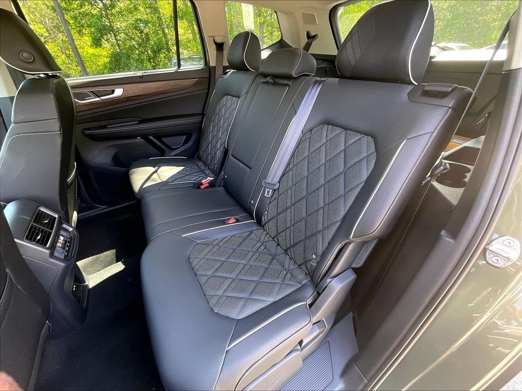 2026 Volkswagen Atlas — photo 14