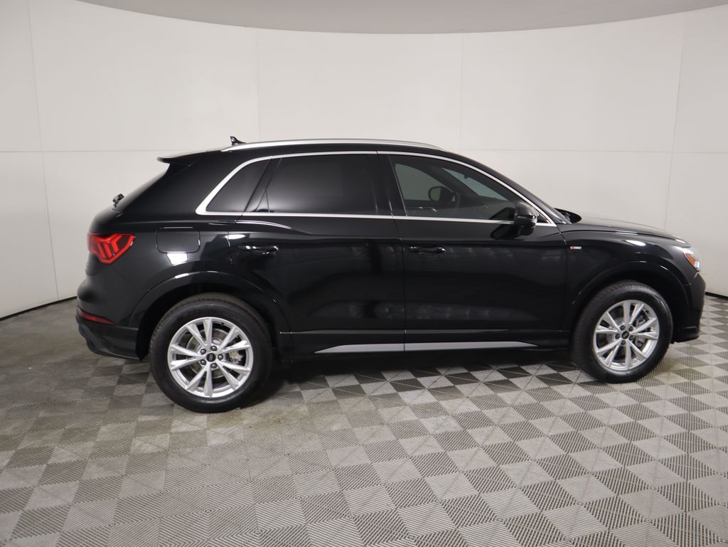 Thumbnail: 2025 Audi Q3 - 4