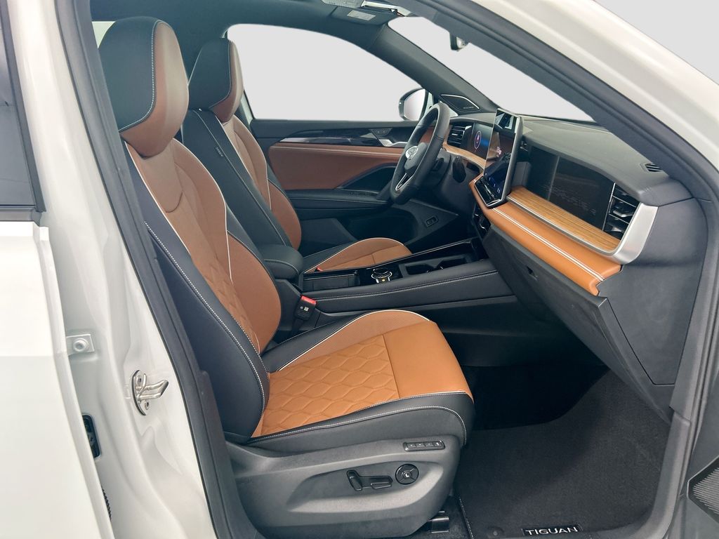 Thumbnail: 2026 Volkswagen Tiguan - 19