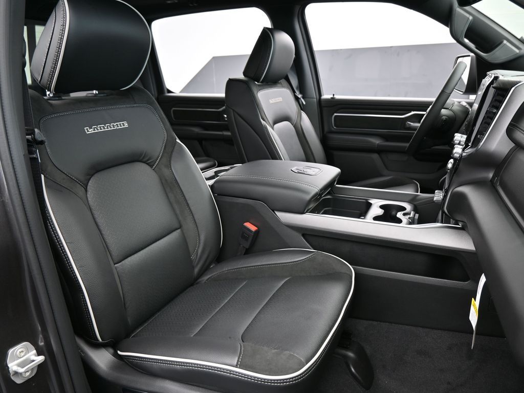 New 2026 Granite Crystal Metallic Clearcoat Ram Laramie image 43