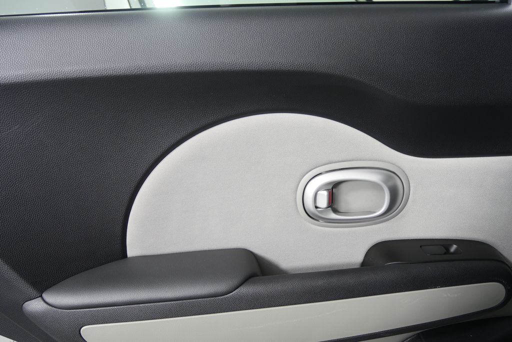 Thumbnail: 2015 Kia Soul - 13