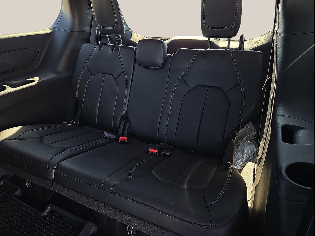 New 2026 Chrysler Pacifica For Sale in Farmington, AR