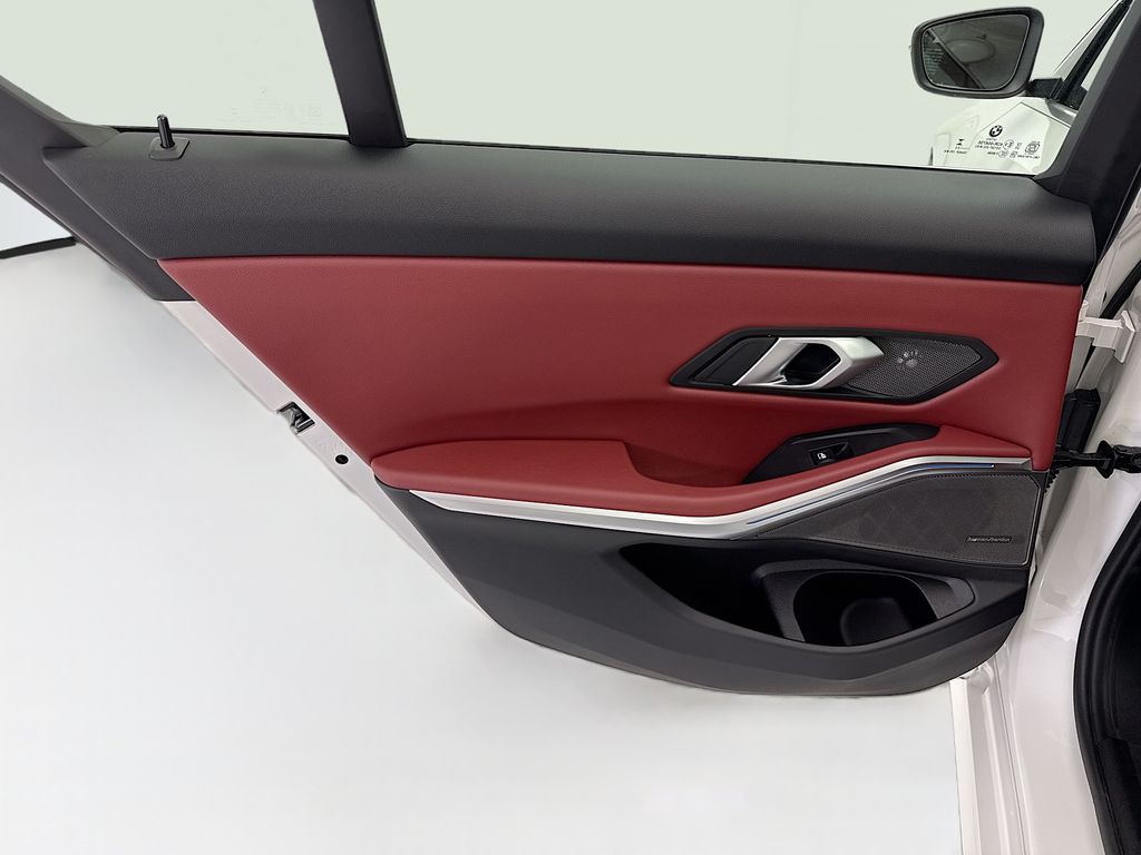 Thumbnail: 2025 BMW 3 Series - 25