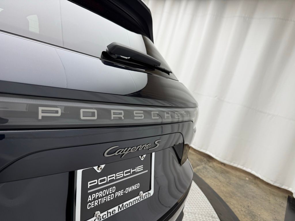 Thumbnail: 2023 Porsche Cayenne - 15