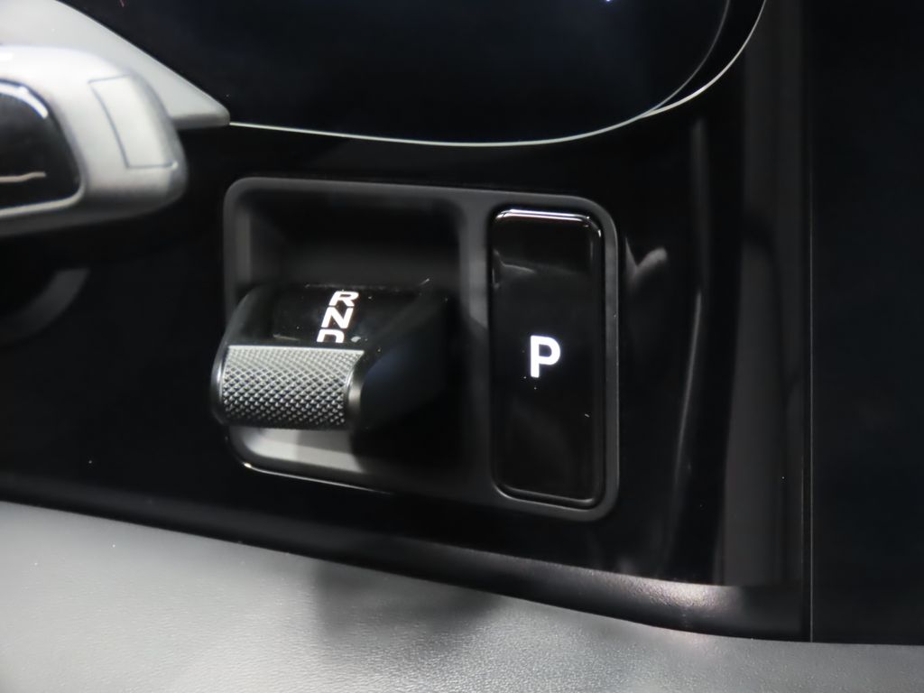 Thumbnail: 2023 Porsche Taycan - 26