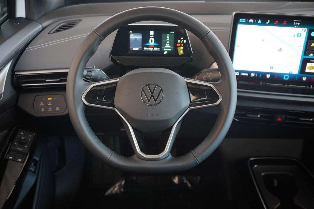 2025 Volkswagen ID.4 Pro S Plus 9