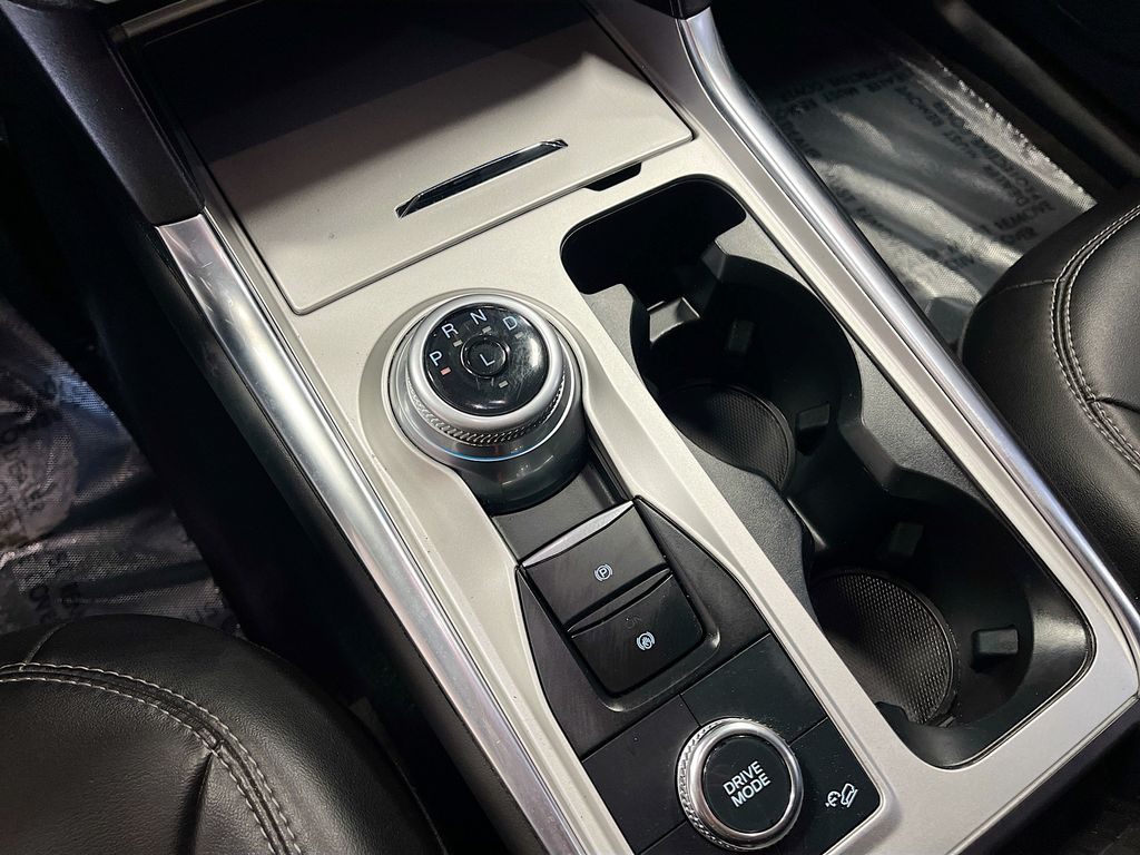 Used 2023 Black Metallic Ford XLT image 16