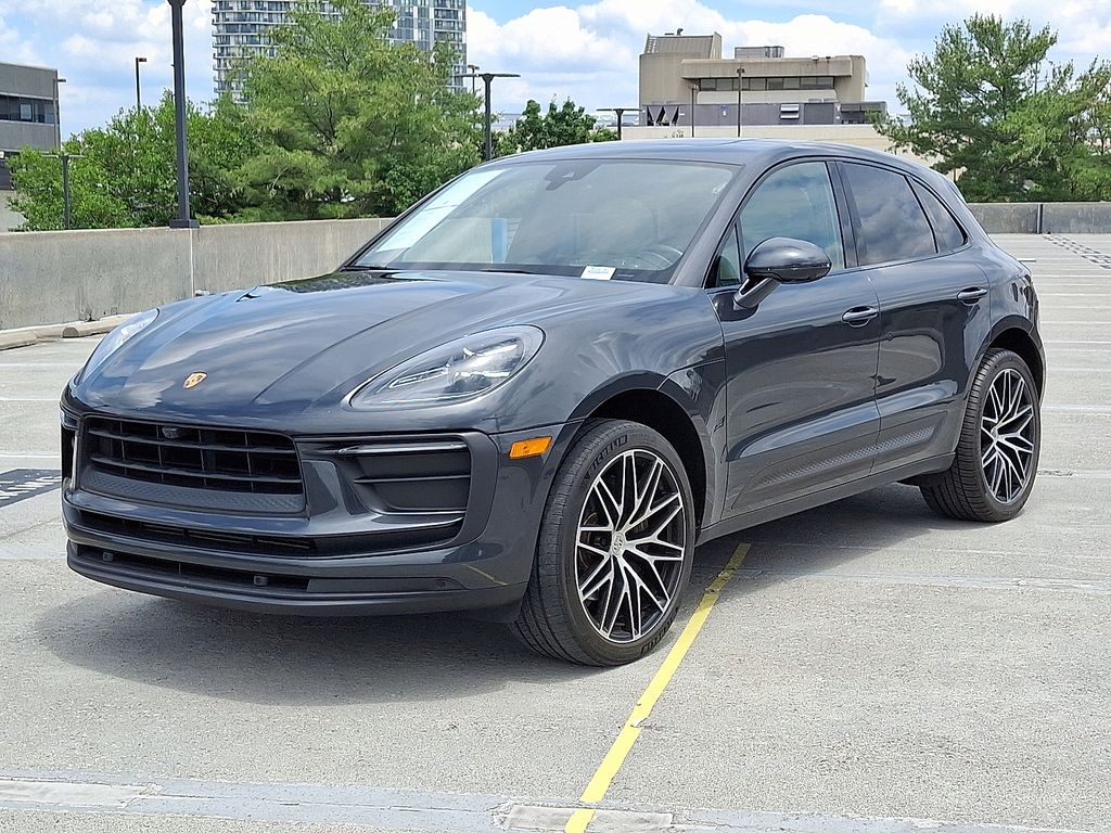 2022 Porsche Macan  -
                  Vienna, VA